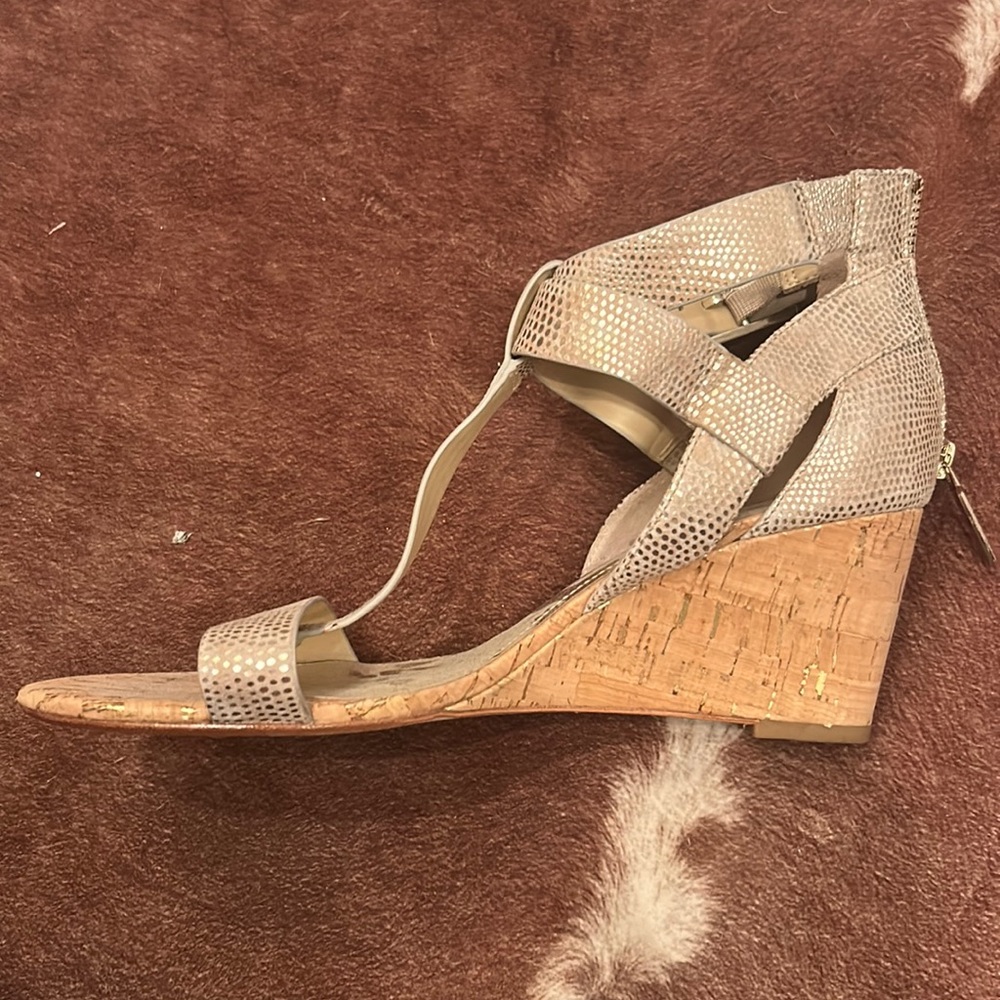 Gorgeous gold vintage wedges